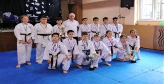 Bursalı Karatecilerden Büyük Başarı