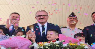 İlk Ders Zilini Vali Karaloğlu Çaldı