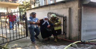Ümraniyede Bir Apartmanda Yangın Çıktı