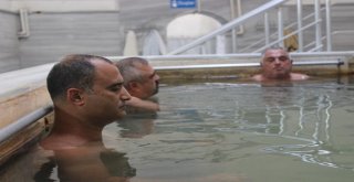 600 Yıldır Emekleyerek Gelenleri Yürüyerek Taburcu Eden Sağlık Merkezi