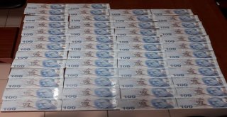 Ayakkabı İçerisinden 50 Adet Sahte 100 Lira Ele Geçirildi