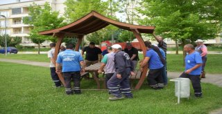 Kartepe Caddeleri Şık Bir Görünüme Kavuşuyor