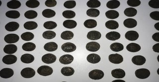 İstanbulda Tarihi Eser Operasyonunda El Yazması 2 Kuran Ele Geçirildi