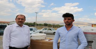 Genç Çiftçilere Arı Ve Arıcılık Malzemesi Dağıtıldı