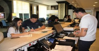 Tatilciler Bodruma Akın Akın Gelmeye Başladı