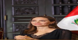 Jolie, Peruda Venezuelalı Mültecileri Ziyaret Etti