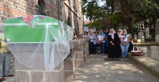 Ece Gözyaşları İçinde Toprağa Verildi