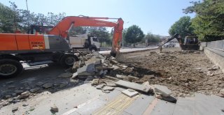 Cumhuriyet Caddesinin 2. Etap Çalışmaları Başladı