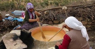 Gercüşte Sonbahar İle Birlikte Üzümden Pekmez, Pestil Ve Sucuk Yapımı Başladı