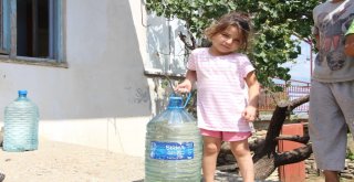 Antalyada Bir Mahallede 2 Aydır İçme Suyu Sıkıntısı Yaşanıyor