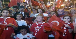 Avcılarda 30 Ağustos Kutlamaları İçin Zafer Meşalesi Yakıldı