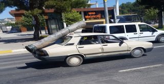 Otomobilin Üzerine Yüklenen Demir Boru Pes Dedirtti