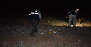 Silahla Vuruldu Metrelerce Yürüdükten Sonra Yere Yığıldı