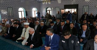 Depremde Zarar Gören Cami Yeniden Yapıldı