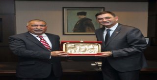 Irak Büyükelçisi Ve Başkonsolosu Gsoyu Ziyaret Etti
