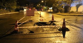 Kadıköyde Yol Çöktü