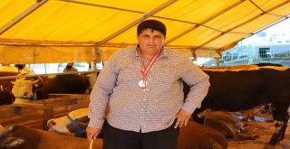 Çiftlik Bankın Tosunu Mehmet Aydına Benzeyen Çoban Görenleri Şaşırttı