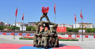 Manisada Yemin Eden Komandolar Zeybek Oynadı