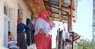 Bu Mahallede Telefon Çekmiyor