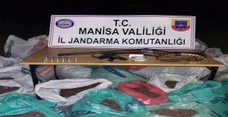 Manisada Çalınan 2 Ton Kuru Üzüm Jandarma Tarafından Bulundu