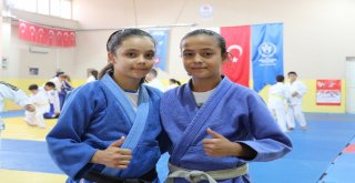 Emanet Judogiyle Maça Çıkıp Önce Türkiye Ardından Balkan Şampiyonu Oldular