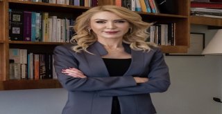 Aşk Mı? Sevilme Açlığı Mı?