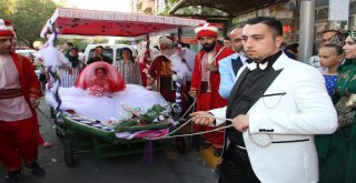 Denizi Olmayan Manisada Gelini Kayıkla Aldı