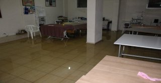 Nusaybinde Kanalizasyon Borusu Patladı Evleri Su Bastı
