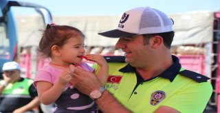 Çocuklar Kural Hatası Yapan Büyüklerini Kırmızı Düdük İle Uyaracak