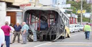 Trabzonda Körüklü Belediye Otobüsü Ortadan İkiye Ayrıldı: 3 Yaralı