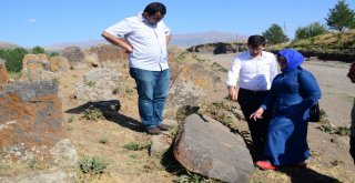 Osmanlı Dönemine Ait Mezar Taşları İncelendi