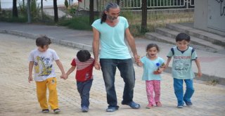 Eşi Terk Etti, 4 Çocuğu İle Ortada Kaldı