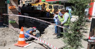 Doğalgaz Kaçağını Sigara İçerek İzledi