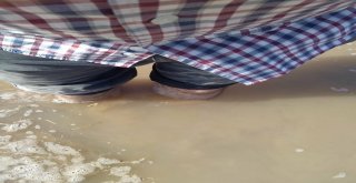 Boru Patladı, Mahsuller Su İçinde Yüzdü