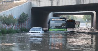 Sualtında Kalan Karayolu Havuz Oldu