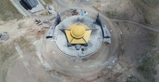 Ay Yıldız Camisine Hayırseverlerin Desteği Sürüyor