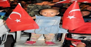 Manisalılar 15 Temmuzda Yine Meydanı Doldurdu