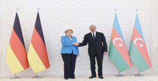 Almanya Başbakanı Merkel Azerbaycanda
