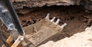 Kazı Esnasında İnsan Kemikleri Bulundu