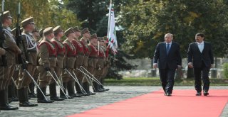 Cumhurbaşkanı Erdoğan Macaristanda Resmi Törenle Karşılandı