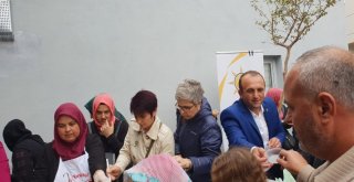 Ak Parti Biga Kadın Kollarından Aşure İkramı