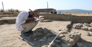 Maydos Kilisetepe Höyüğünde 4 Bin Yıllık Savunma Duvarı Kalıntıları Bulundu