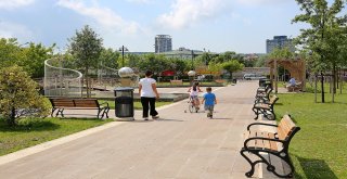 Ataşehirde Parklar Hem Çoğalıyor Hem Yenileniyor