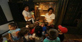 “Atatürk İle Bir Gün Galerisi” Misafirlerini Ağırlıyor