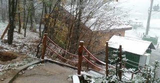 Kartepeye Yılın İlk Karı Düştü