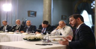 Bakan Albayrak: Bugün Akademisyenlerimiz Ve Ekonomistlerimiz İle Ekonomi Alanında Hayata Geçirmemiz Gereken Politikalara İlişkin Verimli Bir İstişare Toplantısı Gerçekleştirdik