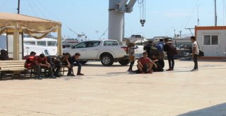 Ayvalıkta 53 Göçmen Denizin Ortasında Alabora Olmaktan Son Anda Kurtarıldı