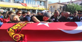 İzmir Şehidini Uğurladı