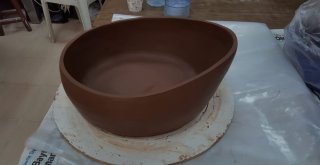 (Özel) Suyun Üstünde Topraklı Sergi