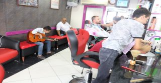 (Özel) Canlı Müzik Eşliğinde Tıraş Keyfi